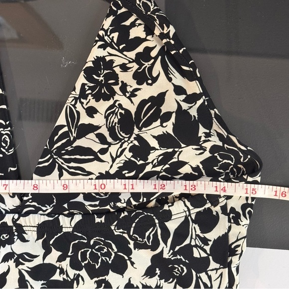 BCBG MAXAZRIA black and white halter top - Picture 5 of 6